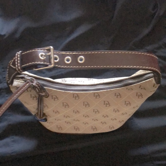 Dooney & Bourke Signature monogram DB shoulder bag - Picture 5 of 11